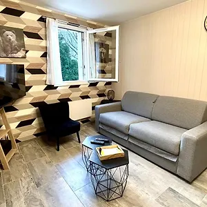 https://centre-ville-de-luchon.midi-pyreneeshotels.com