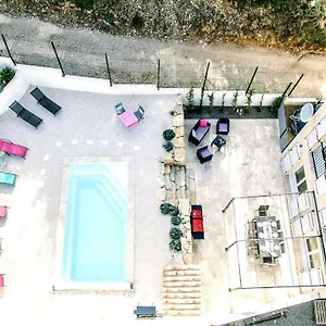 https://villa-marie-provence-cote-dazur.fr-provencehotel.com