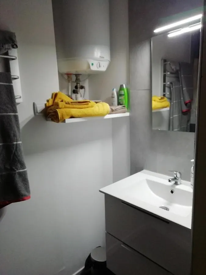 Boms Appart Beaumont  France